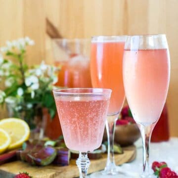 Rhubarb gin fizz